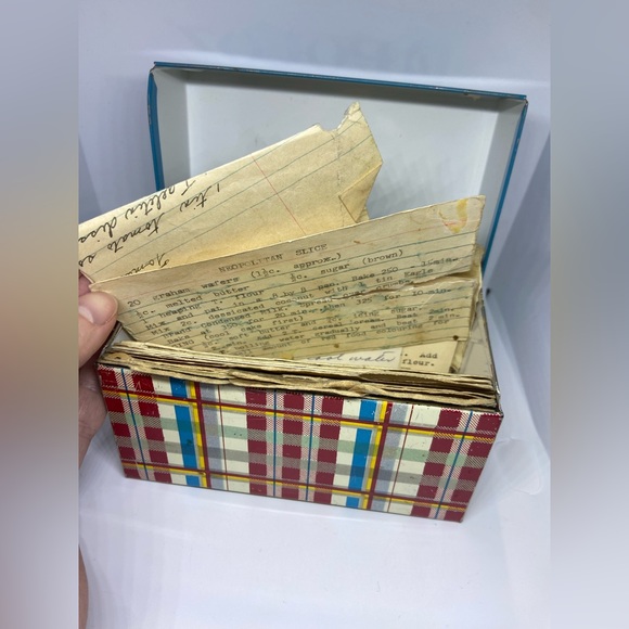 Vintage Tin 1950's Recipe Box Plaid Ohio Art Co Blue Red w/ Handwritten Recipes - Picture 3 of 8